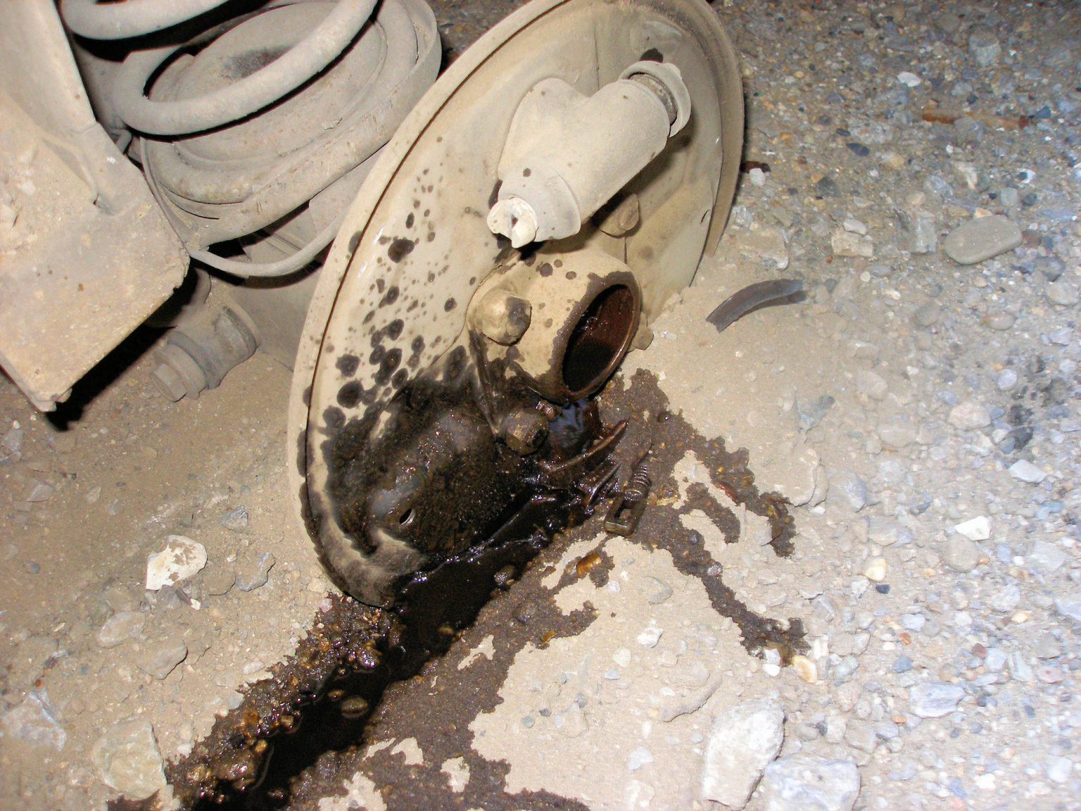 Brake Fluid Leak: Causes, Symptoms, and Repair Guide - My Car Makes Noise