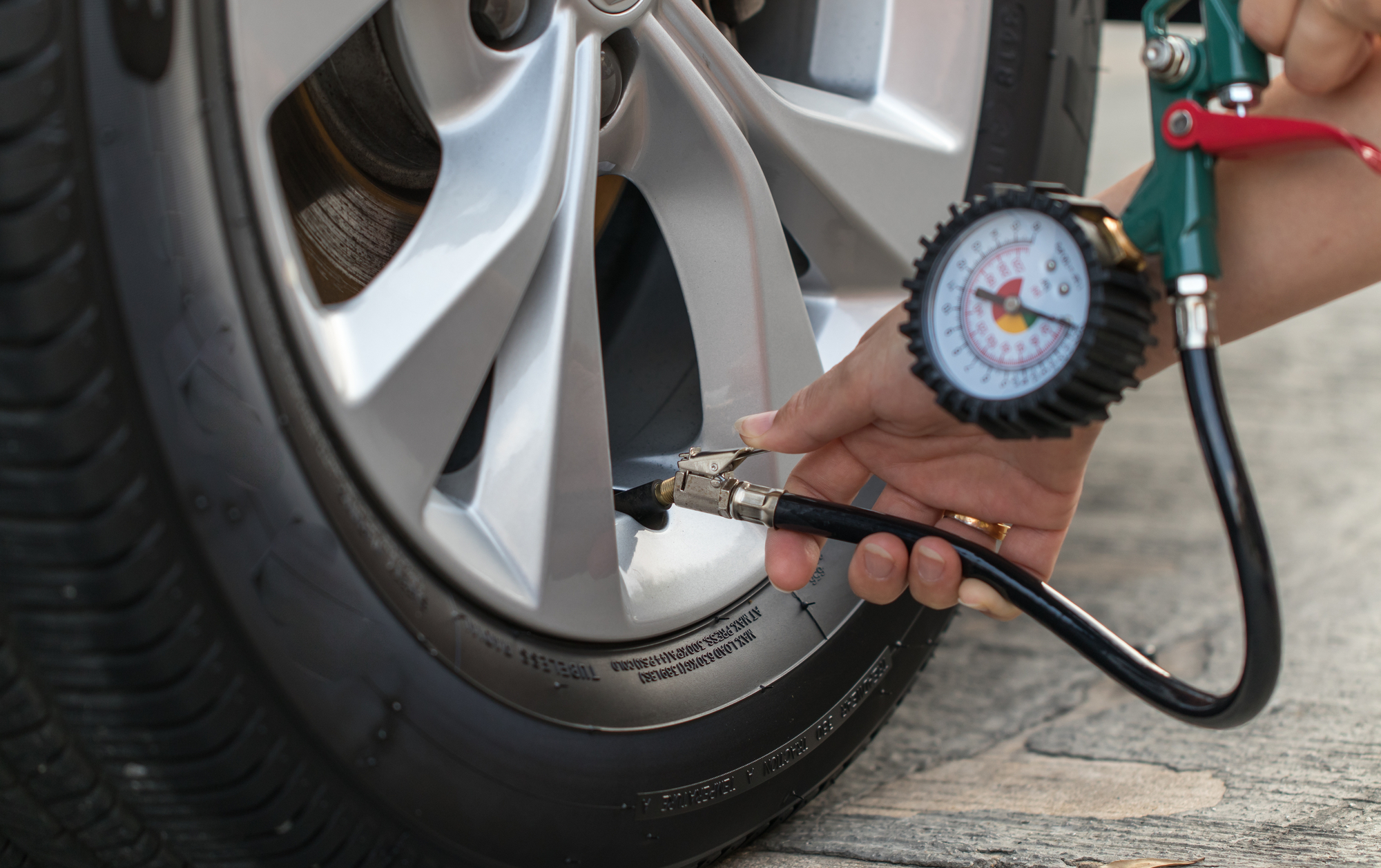 can-you-drive-with-low-tire-pressure-for-how-long-my-car-makes-noise