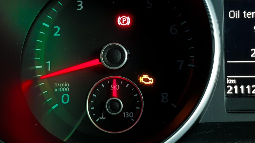 What Causes Check Engine Light in Cold and Hot Weather