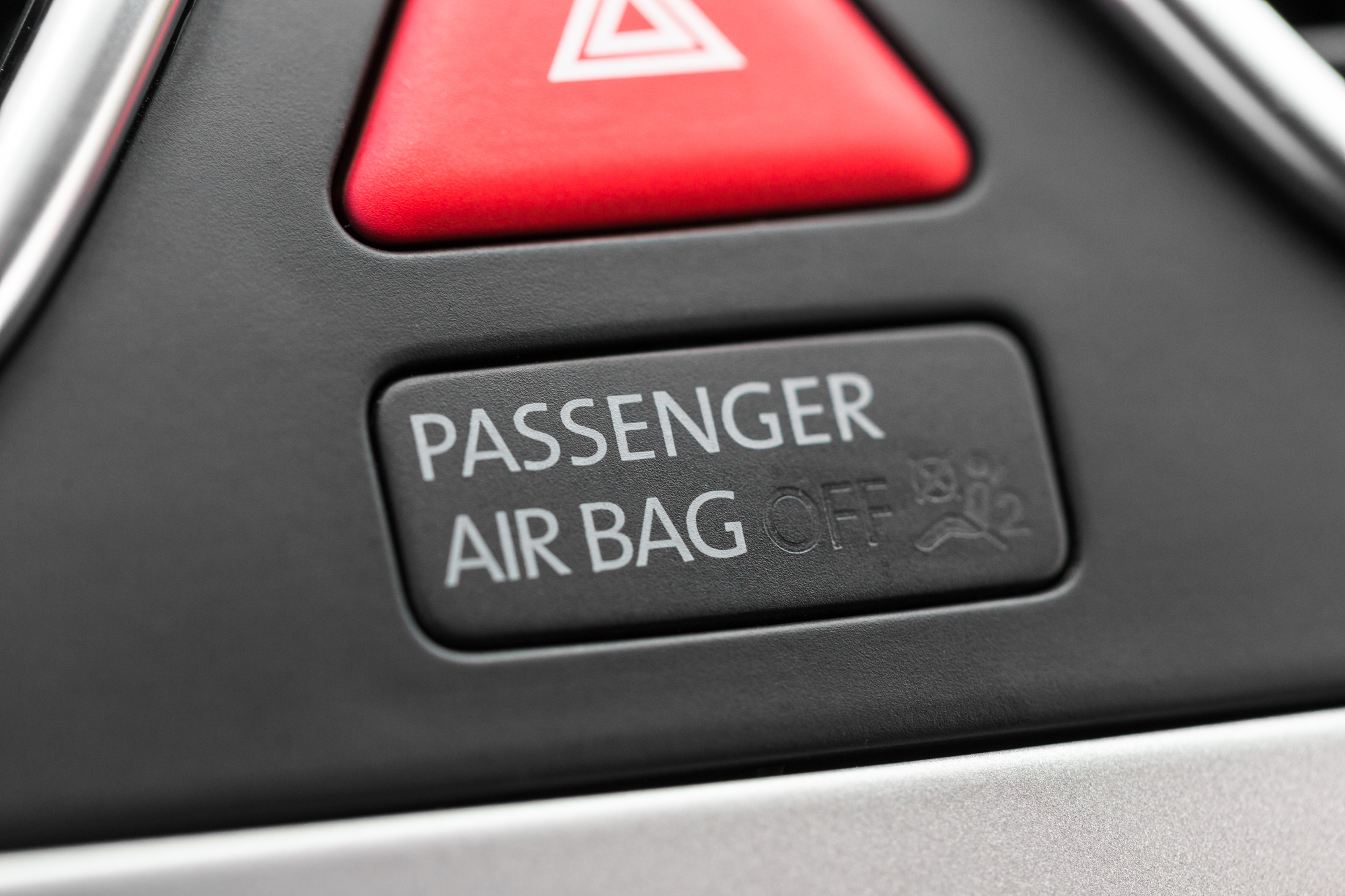 why-is-my-airbag-light-on-and-how-to-reset-it-my-car-makes-noise