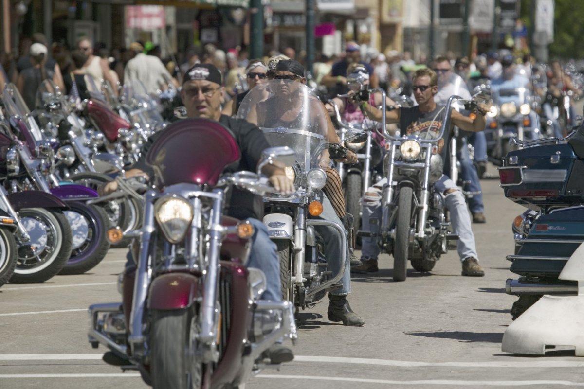 Inside the Lives of Notorious Motorcycle Clubs - My Car Makes Noise