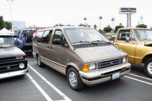 20 Old-School Minivans That Families Still Adore - My Car Makes Noise
