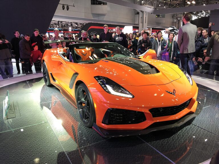20 Record-Breaking American Cars Built for Speed - My Car Makes Noise