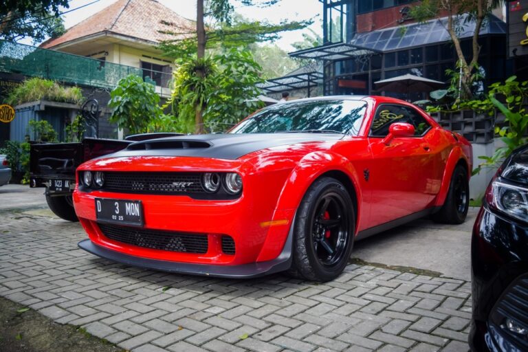 20 Record-Breaking American Cars Built for Speed - My Car Makes Noise