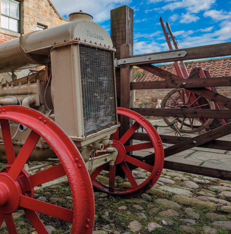 16 Timeless Tractors That Are Treasures for Collectors - My Car Makes Noise