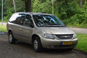 20 Old-School Minivans That Families Still Adore - My Car Makes Noise