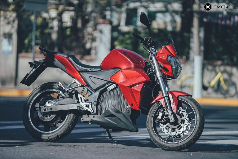 Electric Motorcycles With Smooth Power Delivery For High Speed Riding